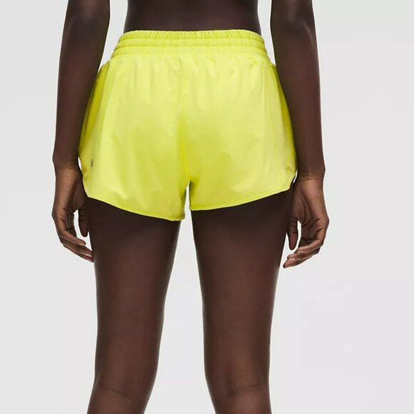 Lululemon Hotty Hot Low-Rise Lined Short 2.5" Bright Yellow  Size 8 - Picture 12 of 12